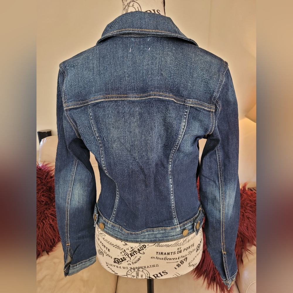 NWT Guess womans jean jacket. Size small. - Picture 4 of 9